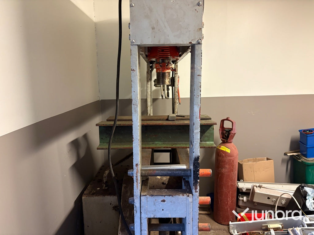 Hydraulpress - Hiab H100E, 100 ton - Prensa dobradeira: foto 5 Hydraulpress - Hiab H100E, 100 ton - Prensa dobradeira: foto 5