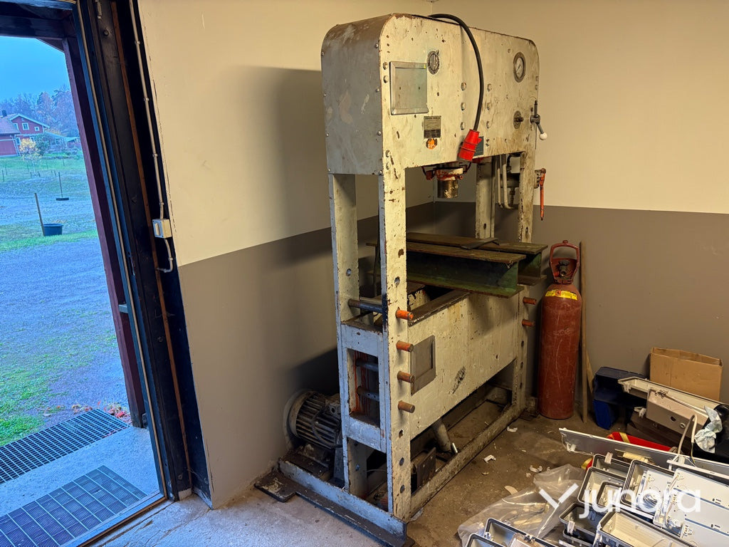 Hydraulpress - Hiab H100E, 100 ton - Prensa dobradeira: foto 4 Hydraulpress - Hiab H100E, 100 ton - Prensa dobradeira: foto 4