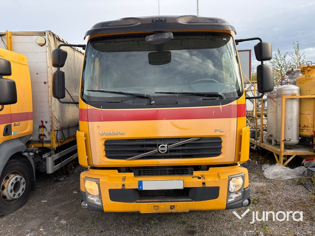 Lastbil - Volvo FL-280 4*2 - Caminhão com lona: foto 2 Lastbil - Volvo FL-280 4*2 - Caminhão com lona: foto 2