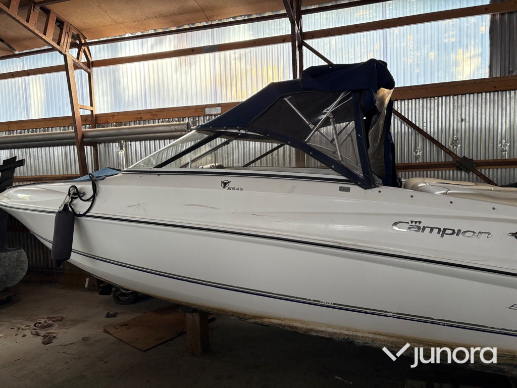 Båt - Campion Allante 545i Bowrider - Máquina de outro: foto 4 Båt - Campion Allante 545i Bowrider - Máquina de outro: foto 4