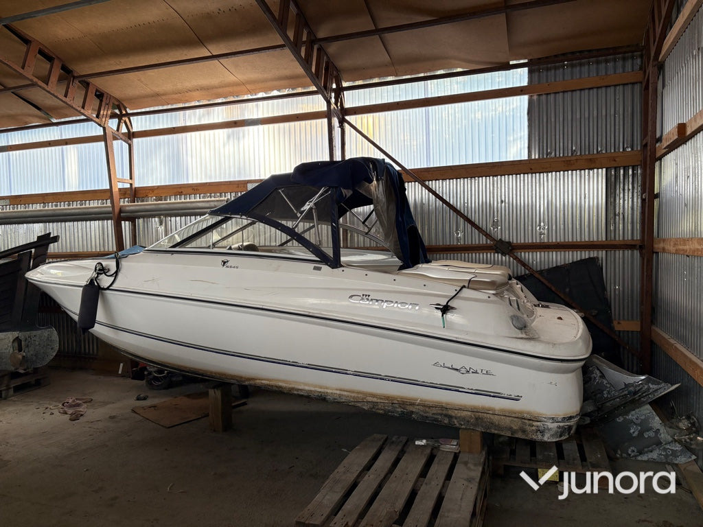 Båt - Campion Allante 545i Bowrider - Máquina de outro: foto 2 Båt - Campion Allante 545i Bowrider - Máquina de outro: foto 2