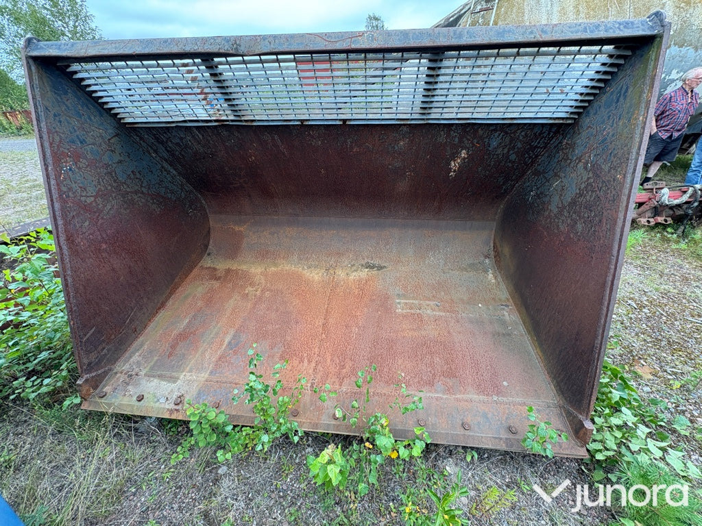 Skopa - Volvo BM - Balde para carregadeiras: foto 1 Skopa - Volvo BM - Balde para carregadeiras: foto 1