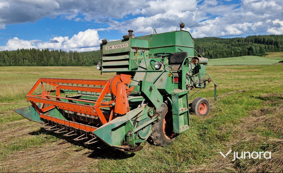 Skördetröska - Volvo BM, Aktiv 800 + Aktiv 800 som reservdel - Ceifeira debulhadora: foto 1 Skördetröska - Volvo BM, Aktiv 800 + Aktiv 800 som reservdel - Ceifeira debulhadora: foto 1