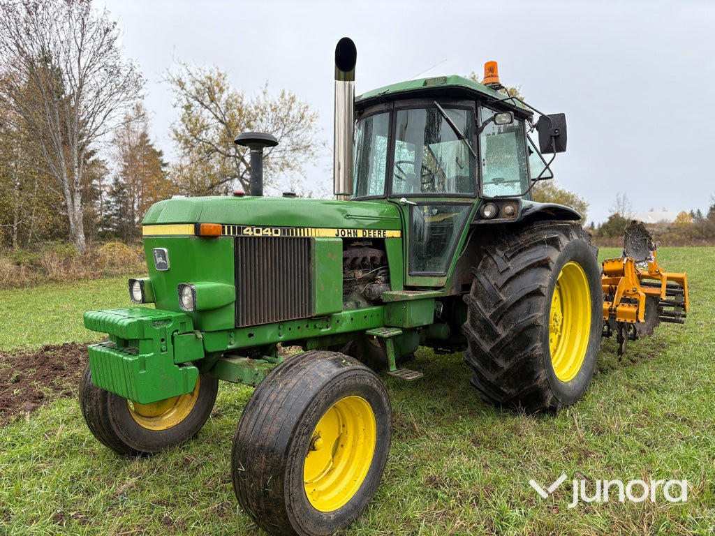 Traktor - John Deere 4040 - Trator: foto 1 Traktor - John Deere 4040 - Trator: foto 1