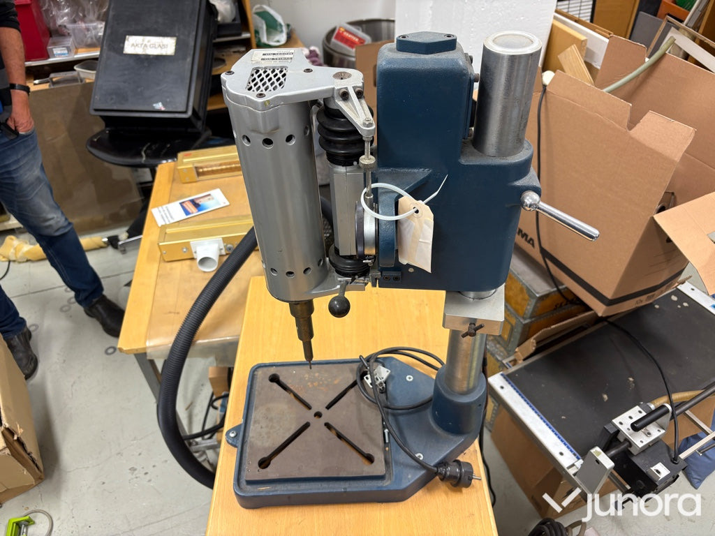 Ultraljudsborr - KERRY Ultrasonics, KDS150 - Furadeira de coluna: foto 2 Ultraljudsborr - KERRY Ultrasonics, KDS150 - Furadeira de coluna: foto 2