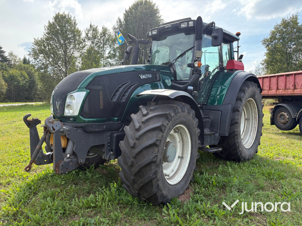 Valtra T203 - Trator: foto 1 Valtra T203 - Trator: foto 1
