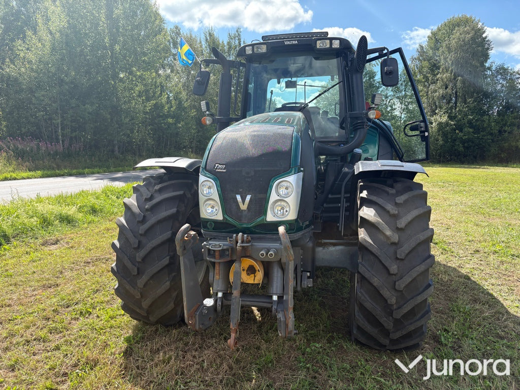 Valtra T203 - Trator: foto 3 Valtra T203 - Trator: foto 3