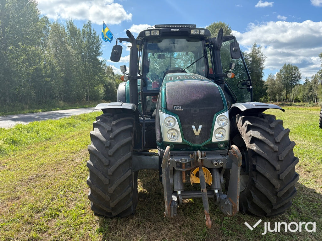 Valtra T203 - Trator: foto 2 Valtra T203 - Trator: foto 2