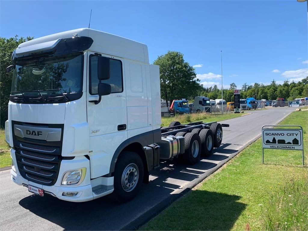 DAF XF 430 FAW 8x4*4 Tridem - Caminhão multibenne: foto 2 DAF XF 430 FAW 8x4*4 Tridem - Caminhão multibenne: foto 2