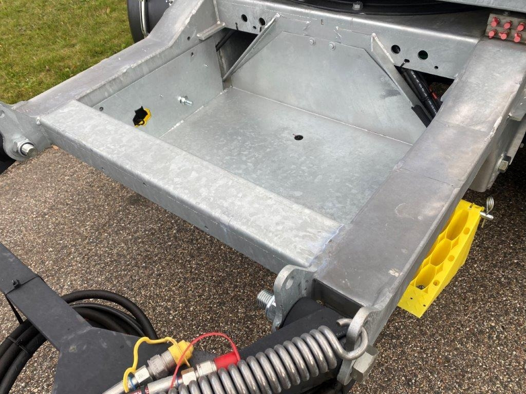 Reboque baixa Hangler DTS-H 300 P 3 akslet med ramper: foto 14 Reboque baixa Hangler DTS-H 300 P 3 akslet med ramper: foto 14