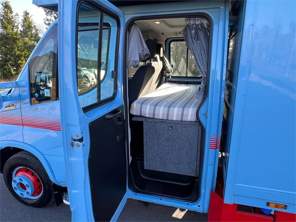 Iveco Daily 70C18 - dobbelt cab - Caminhão furgão: foto 4 Iveco Daily 70C18 - dobbelt cab - Caminhão furgão: foto 4