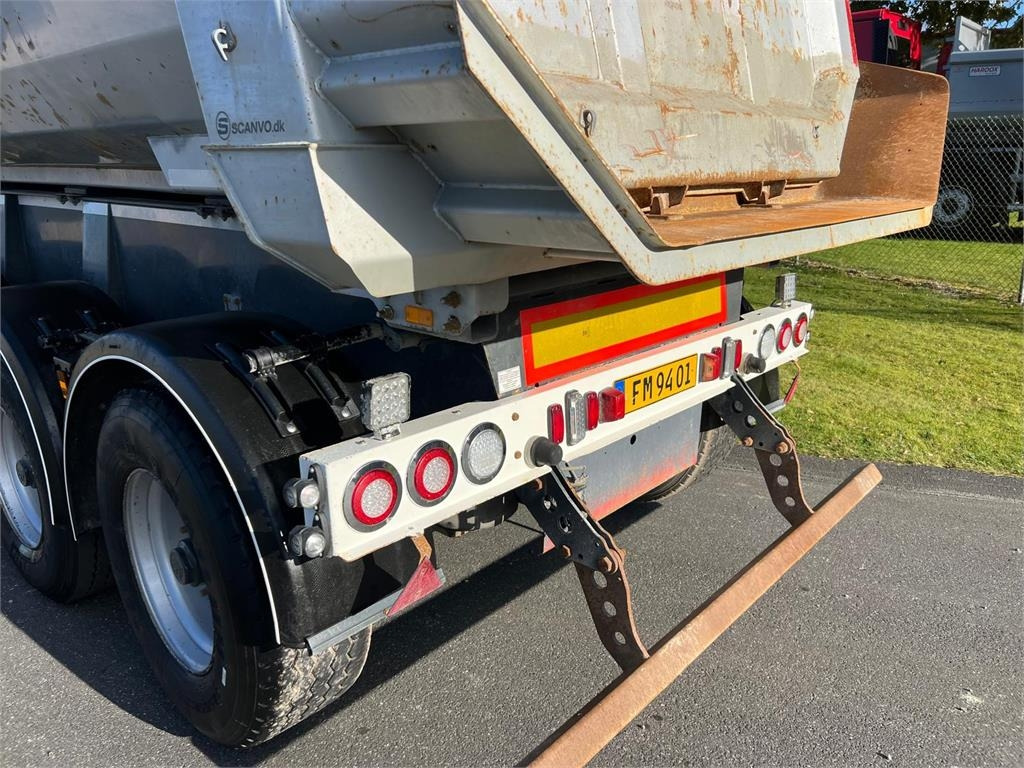 Langendorf 35,4m3 Hardox SKS-HS 30-9,9 mtr - Semireboque basculante: foto 5 Langendorf 35,4m3 Hardox SKS-HS 30-9,9 mtr - Semireboque basculante: foto 5