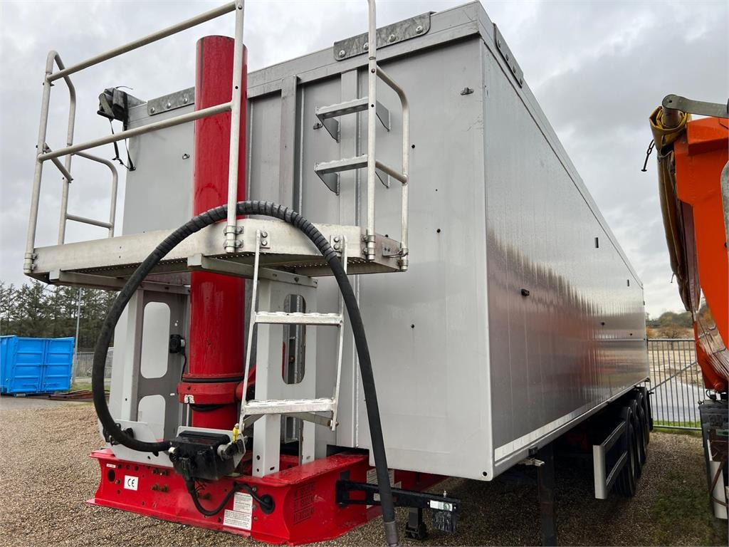 Langendorf SKA36 60m3 alu kasse med plastindlæg - Semireboque basculante: foto 5 Langendorf SKA36 60m3 alu kasse med plastindlæg - Semireboque basculante: foto 5