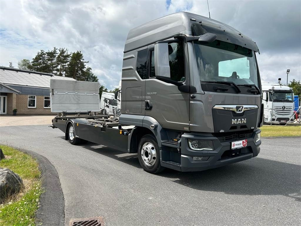 MAN TGL 8-220 4x2 BL incl. 2 stk veksellad - Caminhão transportador de contêineres/ Caixa móvel: foto 2 MAN TGL 8-220 4x2 BL incl. 2 stk veksellad - Caminhão transportador de contêineres/ Caixa móvel: foto 2