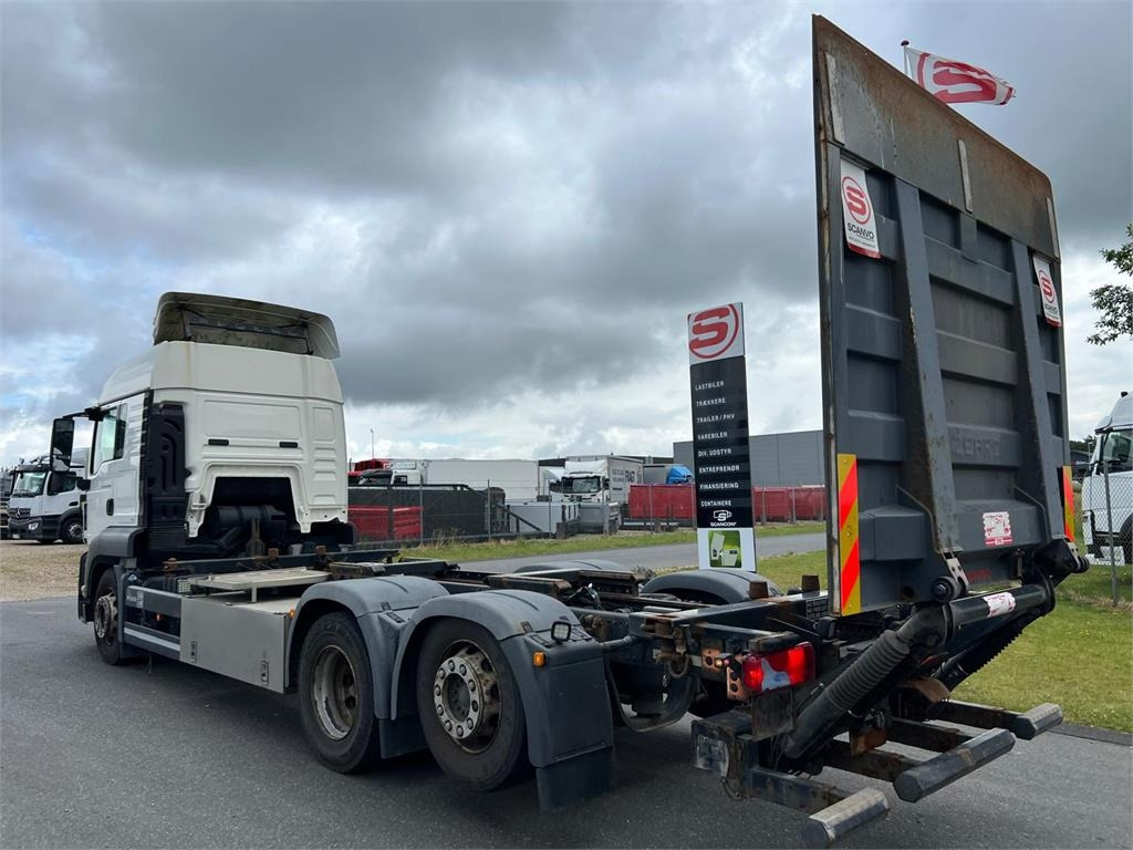 MAN TGS 26-500 6x2-4 LL - Caminhão transportador de contêineres/ Caixa móvel: foto 2 MAN TGS 26-500 6x2-4 LL - Caminhão transportador de contêineres/ Caixa móvel: foto 2