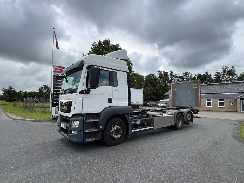 MAN TGS 26-500 6x2-4 LL - Caminhão transportador de contêineres/ Caixa móvel: foto 1 MAN TGS 26-500 6x2-4 LL - Caminhão transportador de contêineres/ Caixa móvel: foto 1