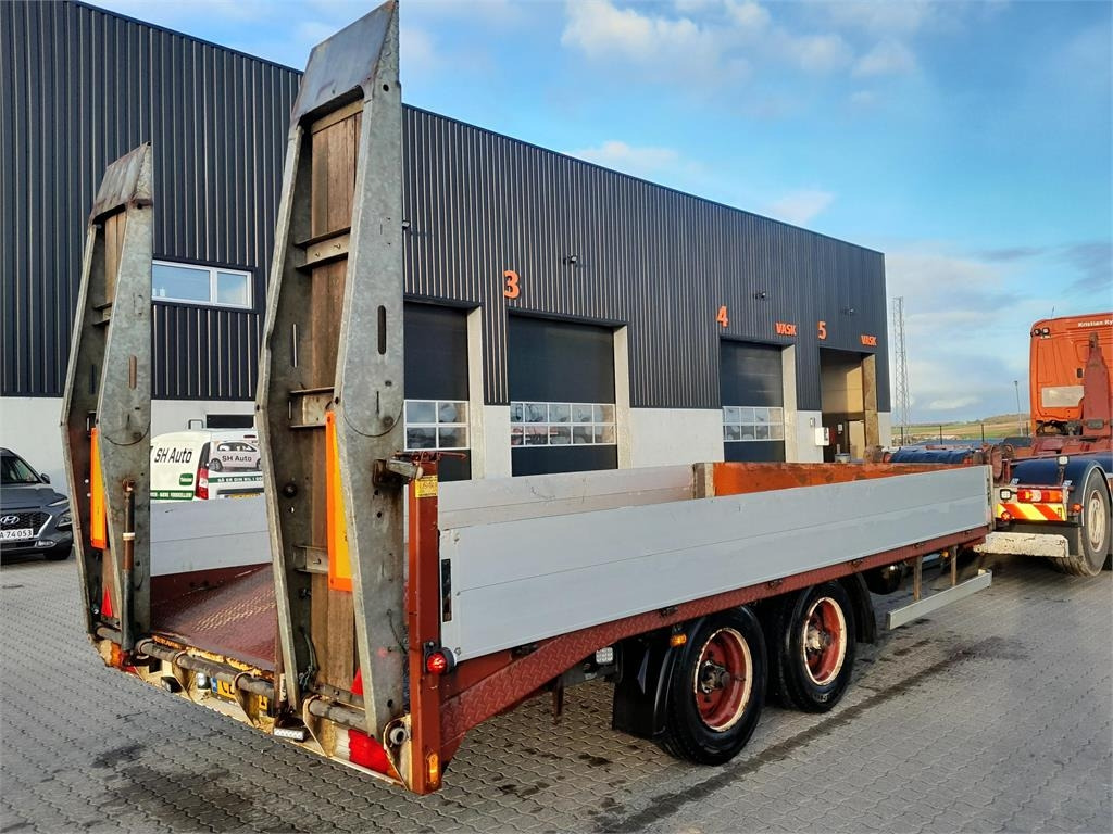 MTDK KC200 11,8 ton 5,2 mtr lad + ramper - Reboque baixa: foto 3 MTDK KC200 11,8 ton 5,2 mtr lad + ramper - Reboque baixa: foto 3