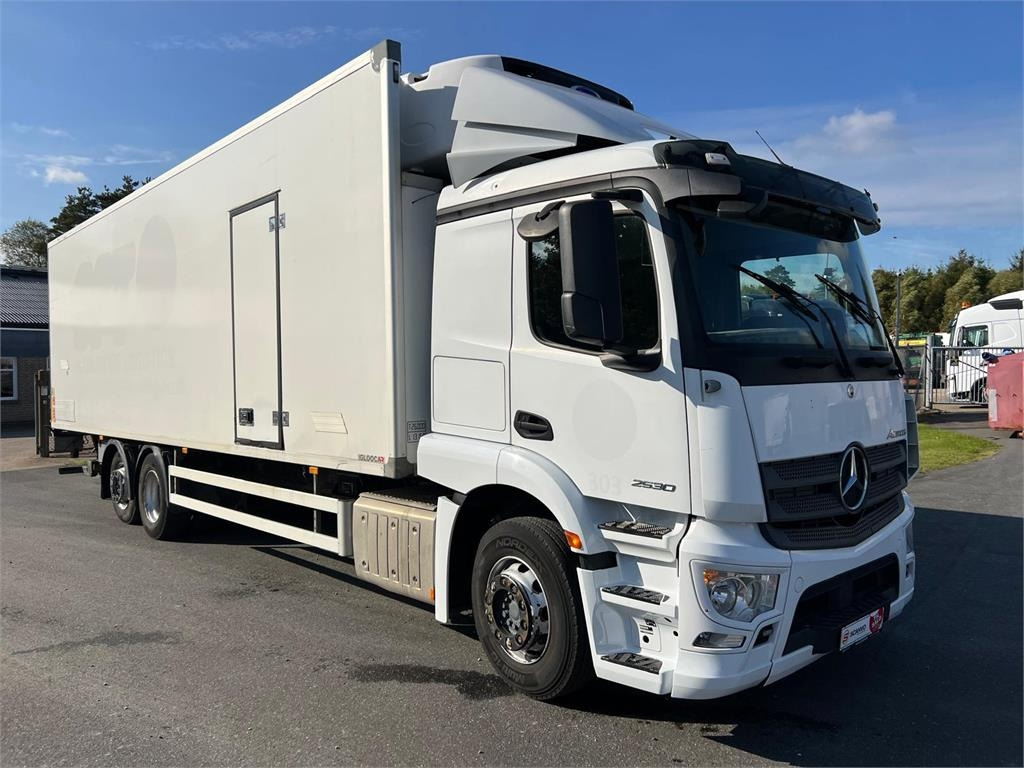 Mercedes-Benz Actros 2530 L 6x2*4 - Caminhão frigorífico: foto 2 Mercedes-Benz Actros 2530 L 6x2*4 - Caminhão frigorífico: foto 2