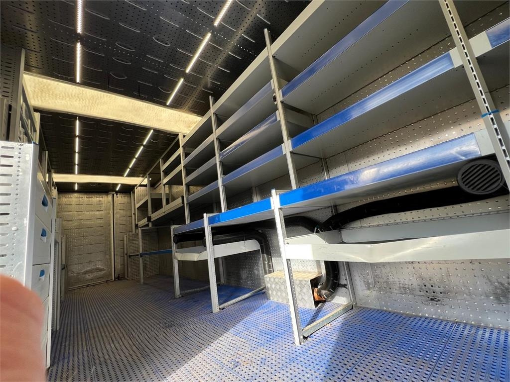 Mercedes-Benz Antos 1824 LnR - Caminhão furgão: foto 5 Mercedes-Benz Antos 1824 LnR - Caminhão furgão: foto 5