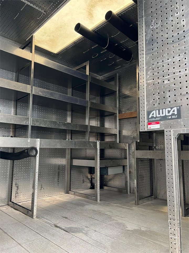 Mercedes-Benz Antos 1824 LnR - Caminhão furgão: foto 5 Mercedes-Benz Antos 1824 LnR - Caminhão furgão: foto 5