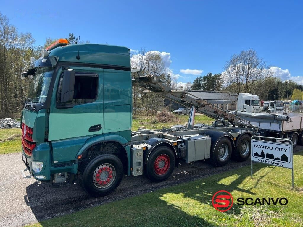 Caminhão com sistema de cabo Mercedes-Benz Arocs 3251 K: foto 1