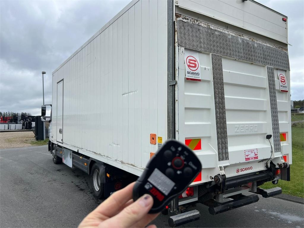 Mercedes-Benz Atego 1224 LnR - Caminhão furgão: foto 3 Mercedes-Benz Atego 1224 LnR - Caminhão furgão: foto 3