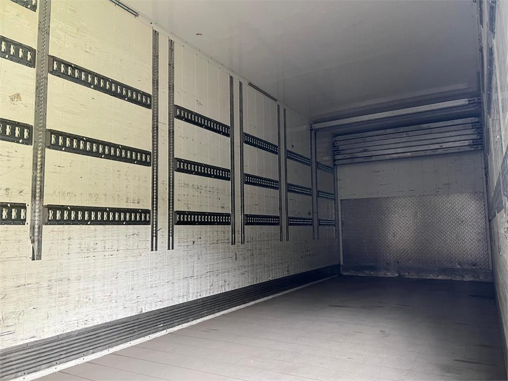 Mercedes-Benz Econic 1827 L  - Caminhão furgão: foto 4 Mercedes-Benz Econic 1827 L  - Caminhão furgão: foto 4