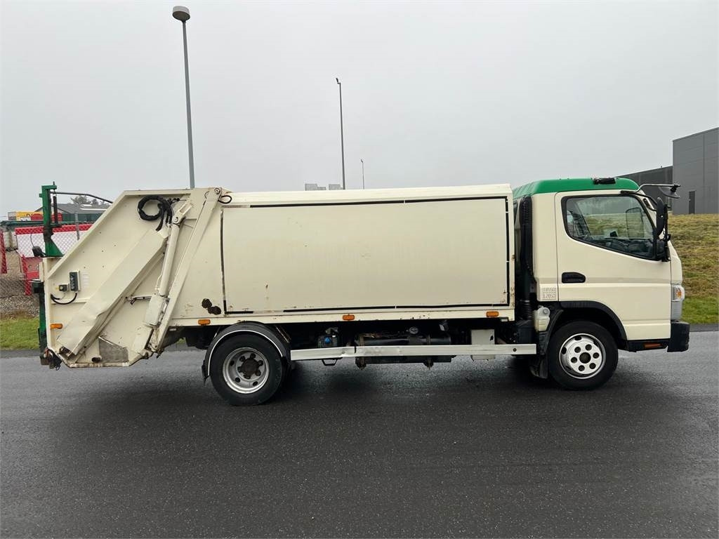 Mitsubishi Fuso CANTER 9C18 - Caminhão de lixo: foto 4 Mitsubishi Fuso CANTER 9C18 - Caminhão de lixo: foto 4