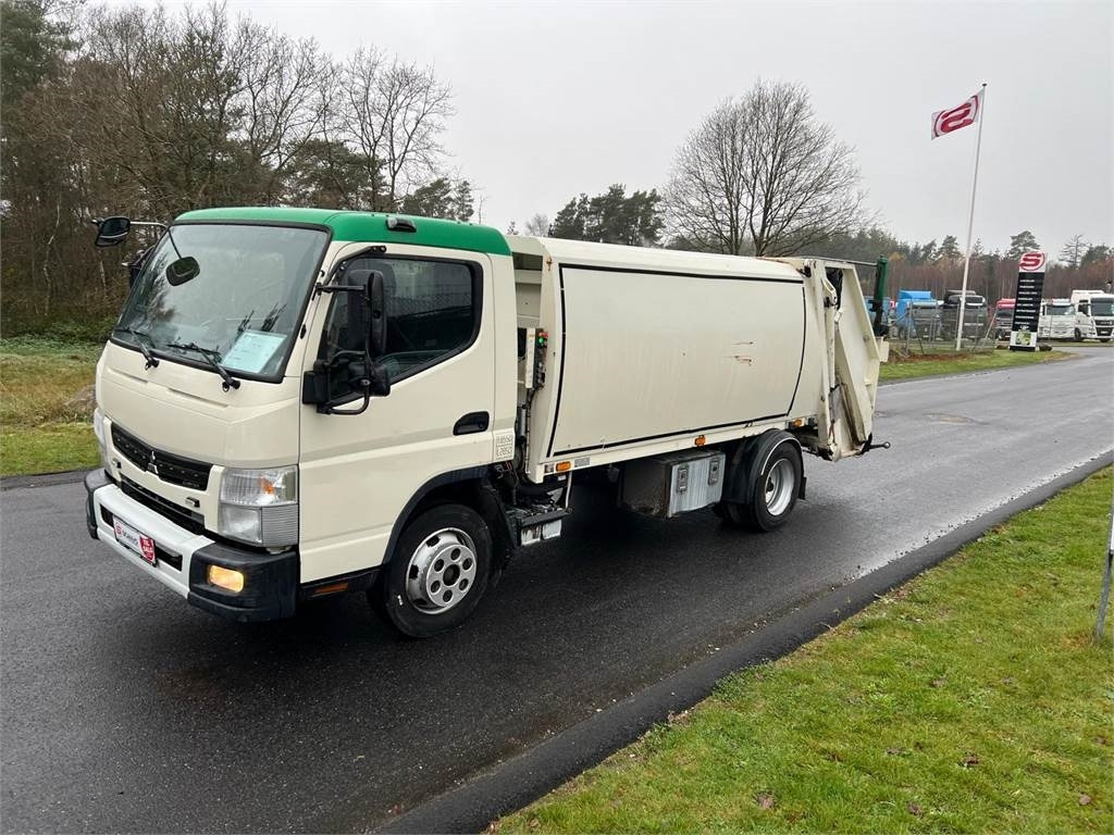 Mitsubishi Fuso CANTER 9C18 - Caminhão de lixo: foto 1 Mitsubishi Fuso CANTER 9C18 - Caminhão de lixo: foto 1