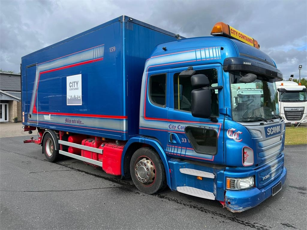 Scania P320 DB 4x2 MLB - low entry - Caminhão furgão: foto 1 Scania P320 DB 4x2 MLB - low entry - Caminhão furgão: foto 1