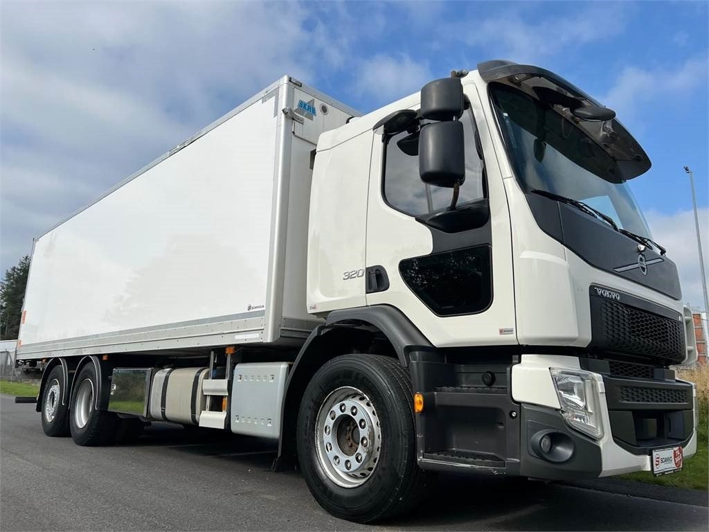 Volvo FE320 6x2*4 - Caminhão furgão: foto 2 Volvo FE320 6x2*4 - Caminhão furgão: foto 2