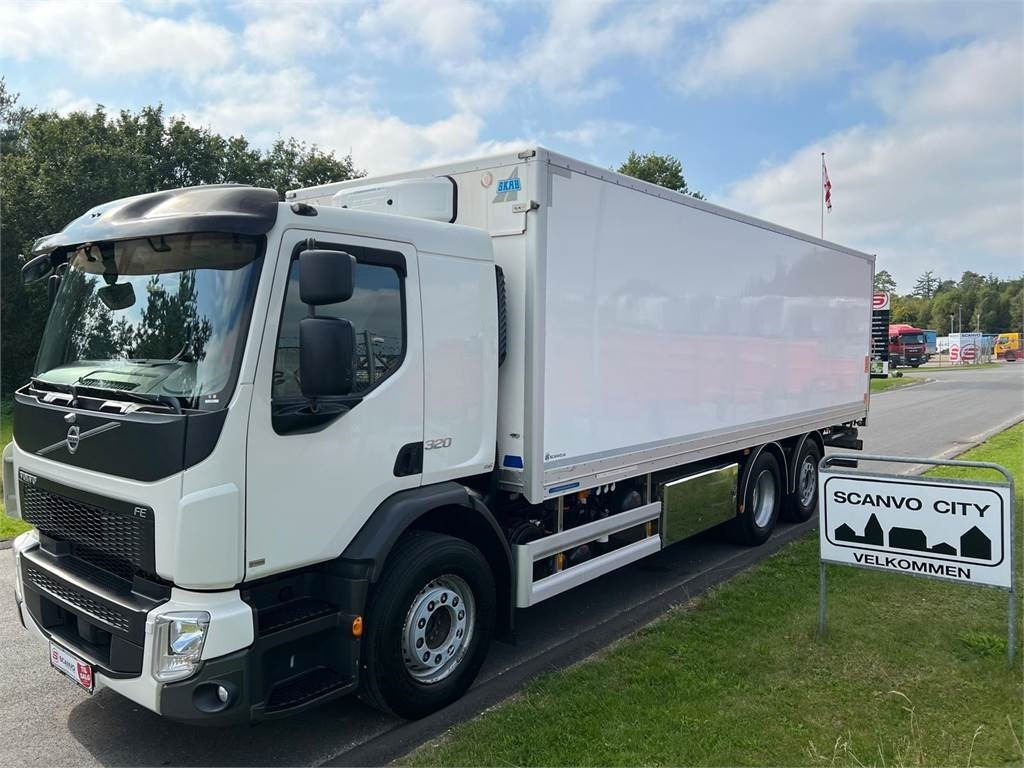 Volvo FE320 6x2*4 - Caminhão furgão: foto 1 Volvo FE320 6x2*4 - Caminhão furgão: foto 1