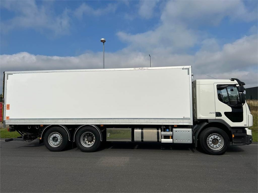 Volvo FE320 6x2*4 - Caminhão furgão: foto 3 Volvo FE320 6x2*4 - Caminhão furgão: foto 3