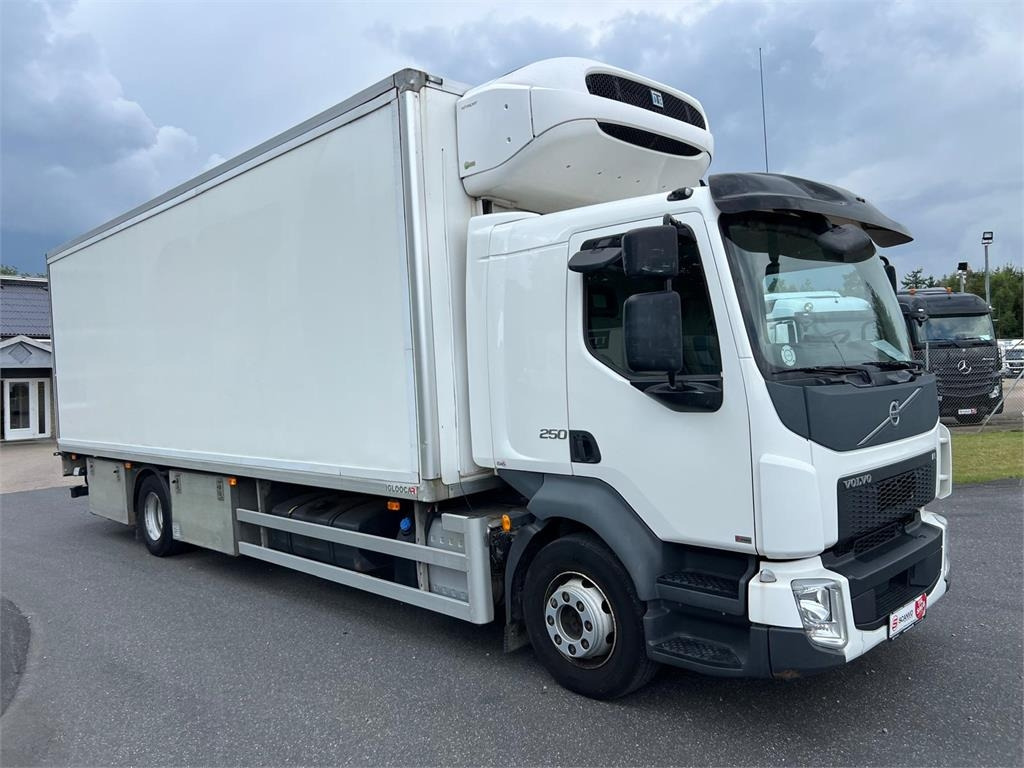 Volvo FL 250 16 ton - Caminhão frigorífico: foto 2 Volvo FL 250 16 ton - Caminhão frigorífico: foto 2