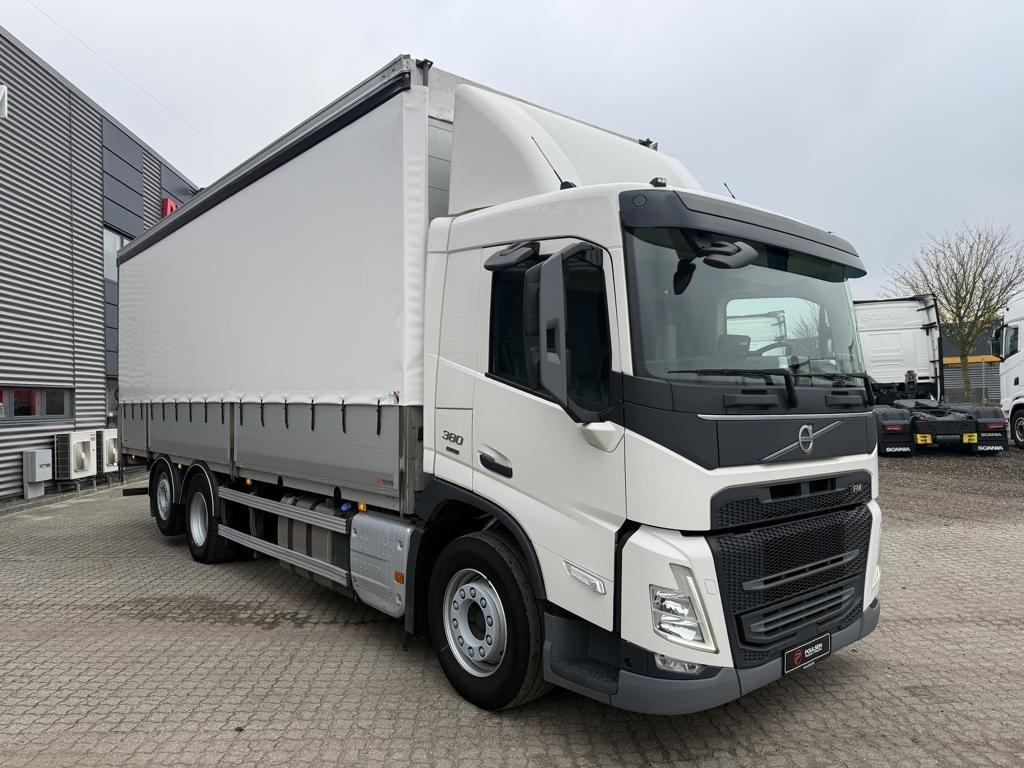 Volvo FM380 - Caminhão com lona: foto 1 Volvo FM380 - Caminhão com lona: foto 1