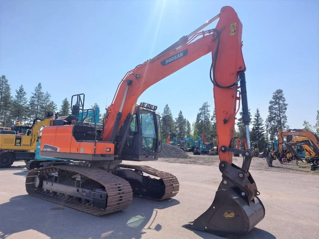 Escavadora de rastos Doosan DX160LCH-5 METSÄALUSTA: foto 7 Escavadora de rastos Doosan DX160LCH-5 METSÄALUSTA: foto 7