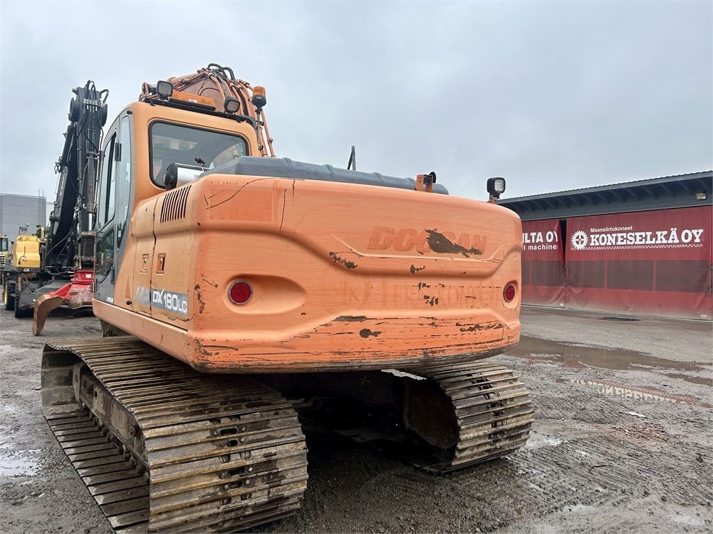 Doosan DX180LC PYÖRITTÄJÄLLÄ - Escavadora de rastos: foto 2 Doosan DX180LC PYÖRITTÄJÄLLÄ - Escavadora de rastos: foto 2