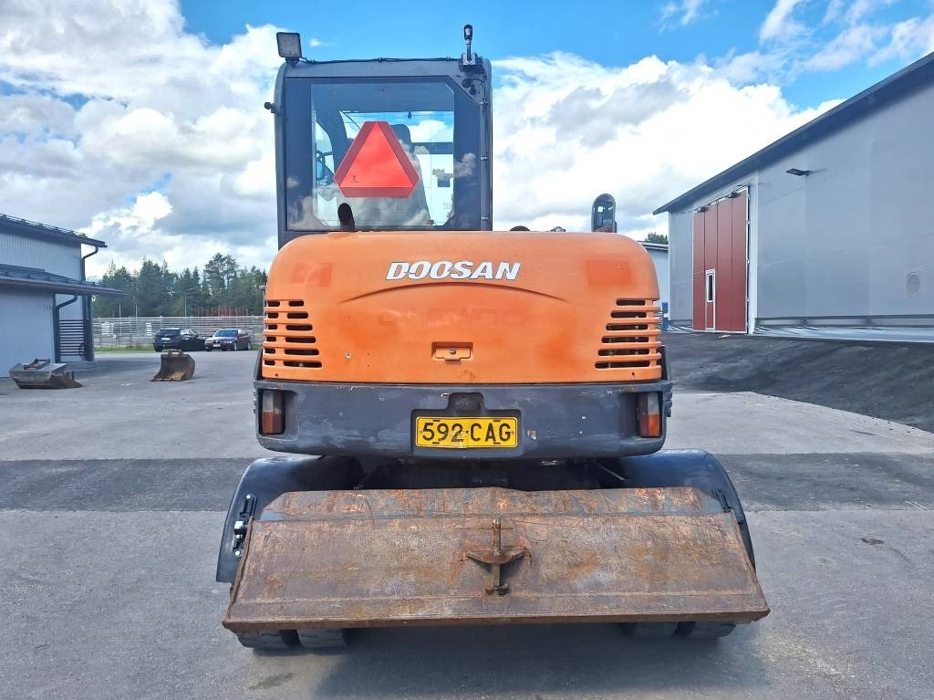 Doosan S55W PYÖRITTÄJÄLLÄ - Escavadeira de rodas: foto 3 Doosan S55W PYÖRITTÄJÄLLÄ - Escavadeira de rodas: foto 3