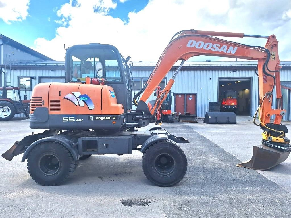 Doosan S55W PYÖRITTÄJÄLLÄ - Escavadeira de rodas: foto 5 Doosan S55W PYÖRITTÄJÄLLÄ - Escavadeira de rodas: foto 5
