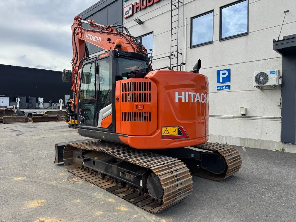 Hitachi ZX135USBL-7 PYÖRITTÄJÄLLÄ - Escavadora de rastos: foto 3 Hitachi ZX135USBL-7 PYÖRITTÄJÄLLÄ - Escavadora de rastos: foto 3