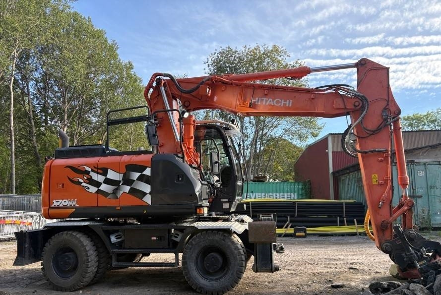 Hitachi ZX170W-6 + Peräkärry 2-akselinen - Escavadeira de rodas: foto 3 Hitachi ZX170W-6 + Peräkärry 2-akselinen - Escavadeira de rodas: foto 3