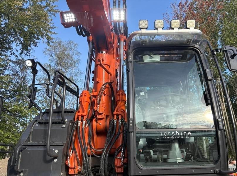 Hitachi ZX170W-6 + Peräkärry 2-akselinen - Escavadeira de rodas: foto 5 Hitachi ZX170W-6 + Peräkärry 2-akselinen - Escavadeira de rodas: foto 5