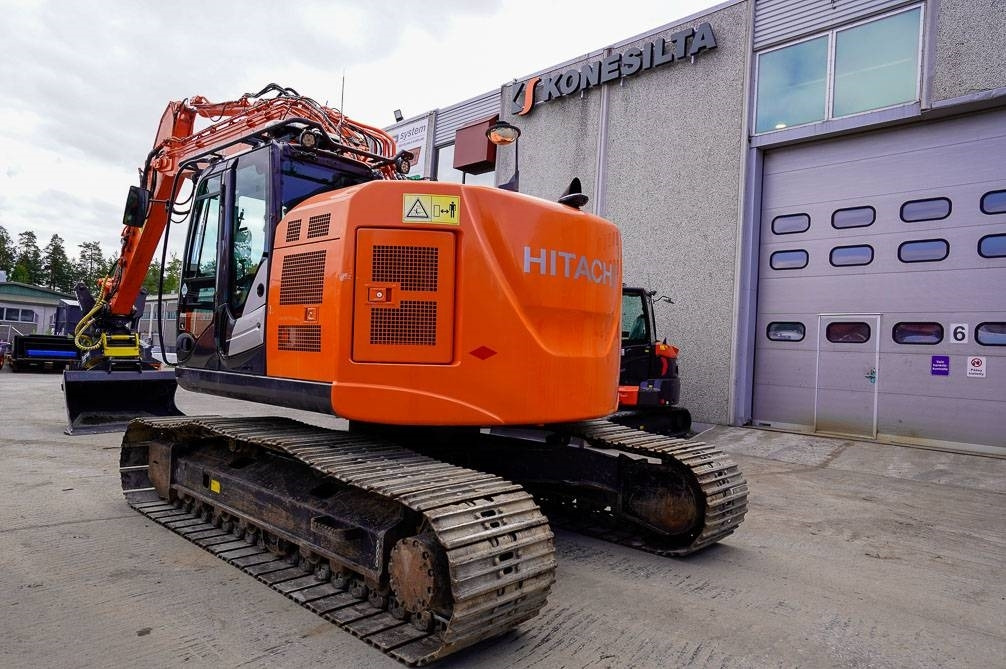 Hitachi ZX225USLC-5B MARTTIINILLA  - Escavadora de rastos: foto 3 Hitachi ZX225USLC-5B MARTTIINILLA  - Escavadora de rastos: foto 3