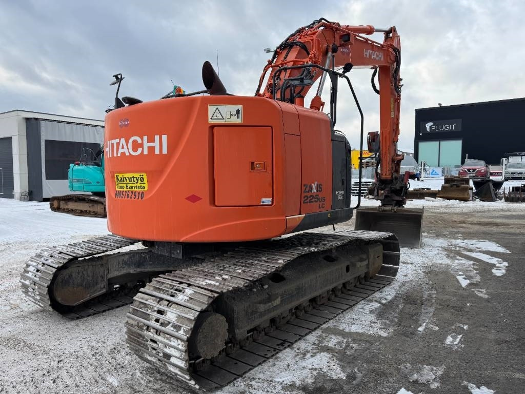 Hitachi ZX225USLC-5B PYÖRITTÄJÄLLÄ - Escavadora de rastos: foto 4 Hitachi ZX225USLC-5B PYÖRITTÄJÄLLÄ - Escavadora de rastos: foto 4