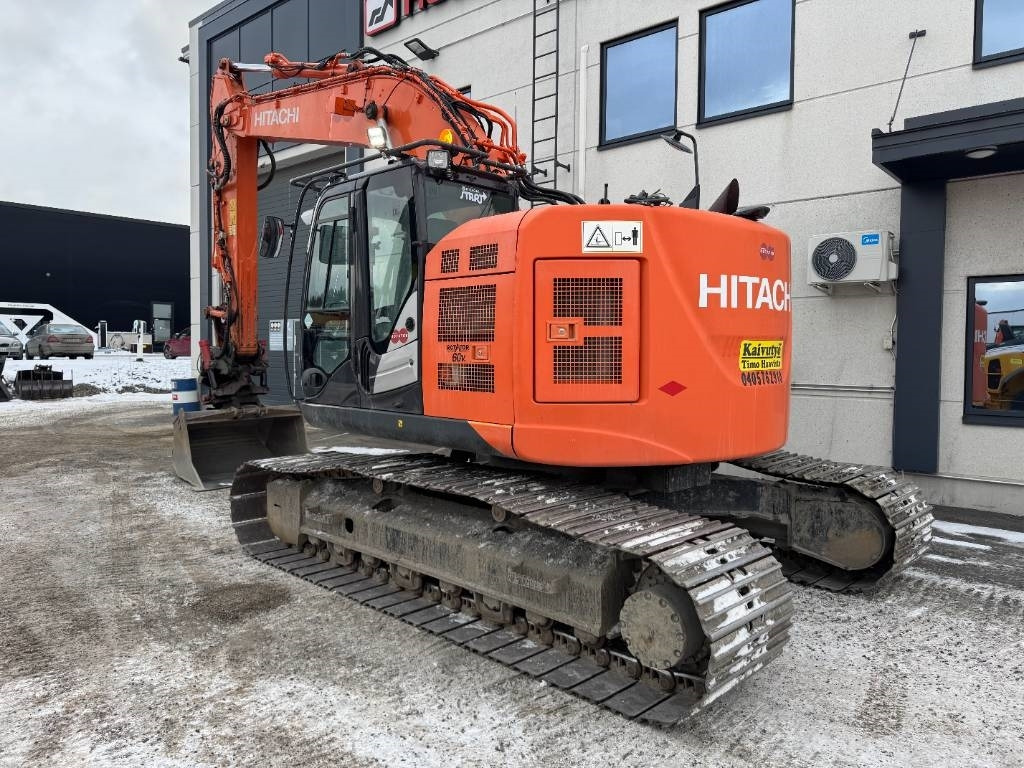 Hitachi ZX225USLC-5B PYÖRITTÄJÄLLÄ - Escavadora de rastos: foto 3 Hitachi ZX225USLC-5B PYÖRITTÄJÄLLÄ - Escavadora de rastos: foto 3