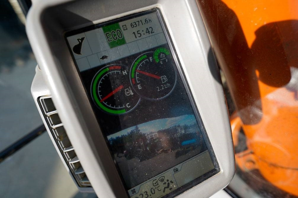 Escavadora de rastos Hitachi ZX350LC-6 UUSI ALAKERTA: foto 23