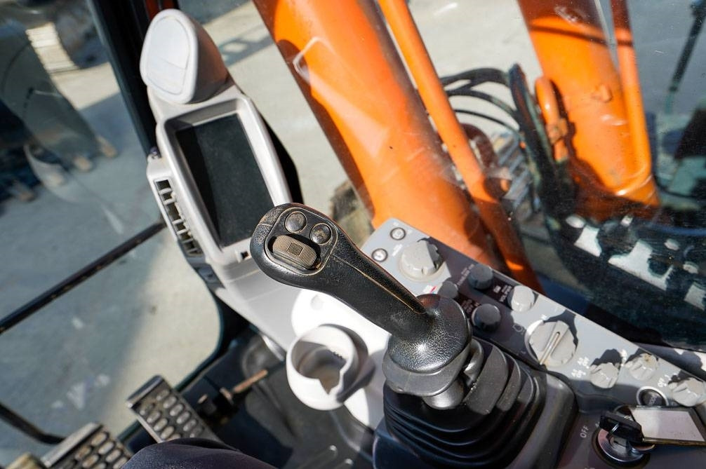 Escavadora de rastos Hitachi ZX350LC-6 UUSI ALAKERTA: foto 20