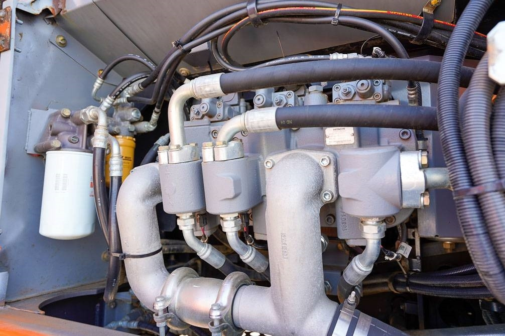 Escavadora de rastos Hitachi ZX350LC-6 UUSI ALAKERTA: foto 14