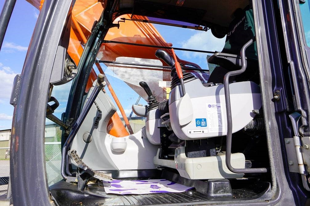 Escavadora de rastos Hitachi ZX350LC-6 UUSI ALAKERTA: foto 19