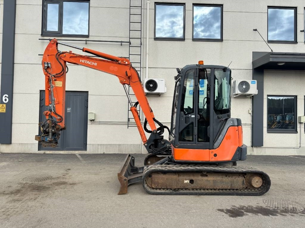Hitachi ZX50U-2 PYÖRITTÄJÄLLÄ - Mini escavadeira: foto 1 Hitachi ZX50U-2 PYÖRITTÄJÄLLÄ - Mini escavadeira: foto 1